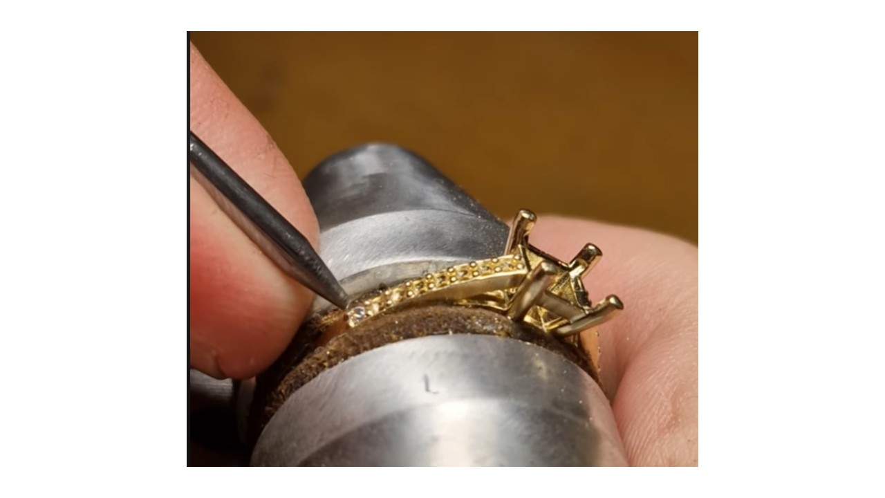 Ékszerbolt vagy aranyműves?