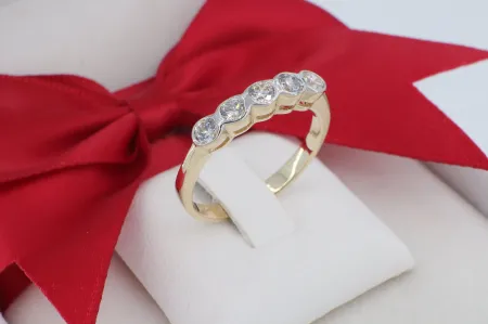 Elegáns Női Arany Gyűrű – Ötköves Klasszikus Design (gy0992)