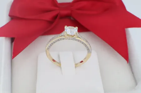 Exkluzív 14 Karátos Arany Szoliter Gyűrű Gazdag Kövezéssel (gy1473)