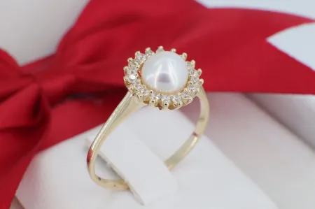 Exkluzív 14 Karátos Arany Gyűrű – Igazgyöngy és Cirkónia Virágkoszorúval (gy1499)