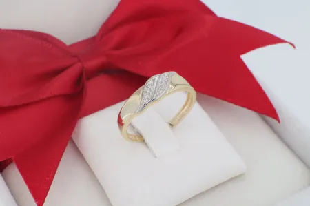 Kecses 14 Karátos Arany Hullám Gyűrű Cirkónia Berakással (gy1521)