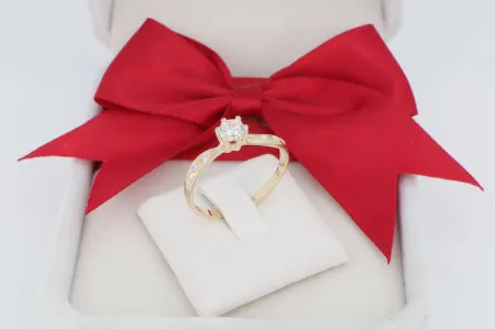 Eljegyzési Arany Gyűrű Szoliter Kővel és Kövezett Sínnel (gy1564)