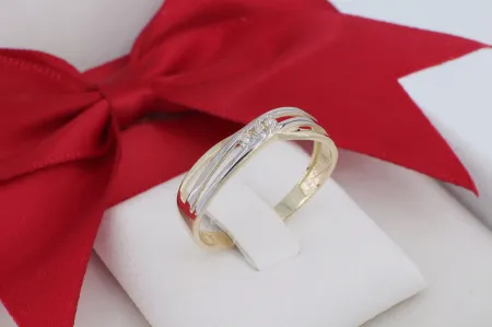 Modern 14 Karátos Arany Gyűrű Háromosztatú Sínnel (gy1620)