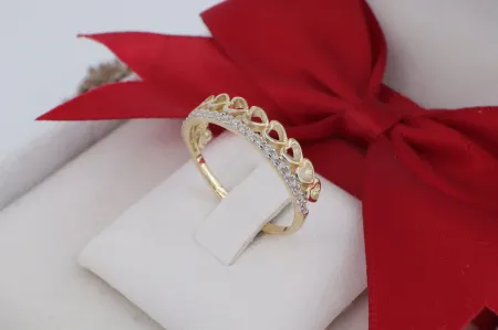 14 Karátos Arany Gyűrű Szív Motívumokkal és Szikrázó Cirkónia Sorral (gy1807)