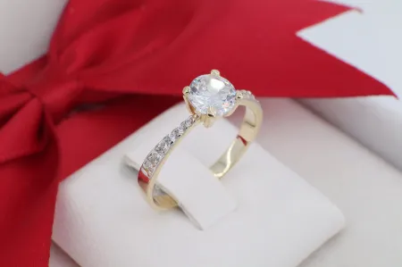 Exkluzív 14 Karátos Arany Szoliter Gyűrű Kövekkel Díszített Sínnel (gy1879)