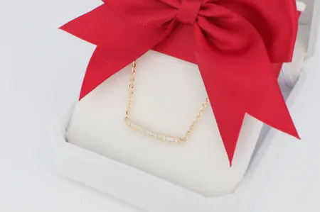 Divatos köves medál arany nyaklánccal (nym264)