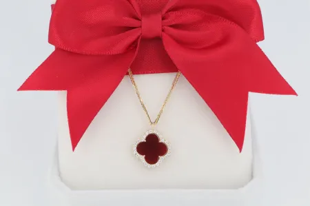 Vörös Elegancia lóhere medál nyaklánccal (nym268)